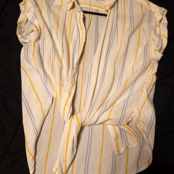 Top - Picture 2 of 2